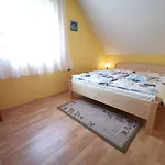 Erika Vendeghaz Centrumban * 巴拉顿凯赖斯图尔