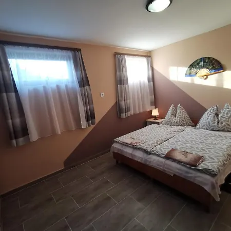 Ferienhaus Erika Vendeghaz Centrumban *