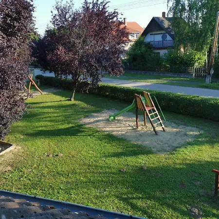 Ferienhaus Erika Vendeghaz Centrumban *