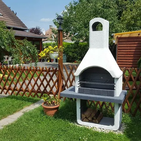 Erika Vendeghaz Centrumban Ferienhaus *